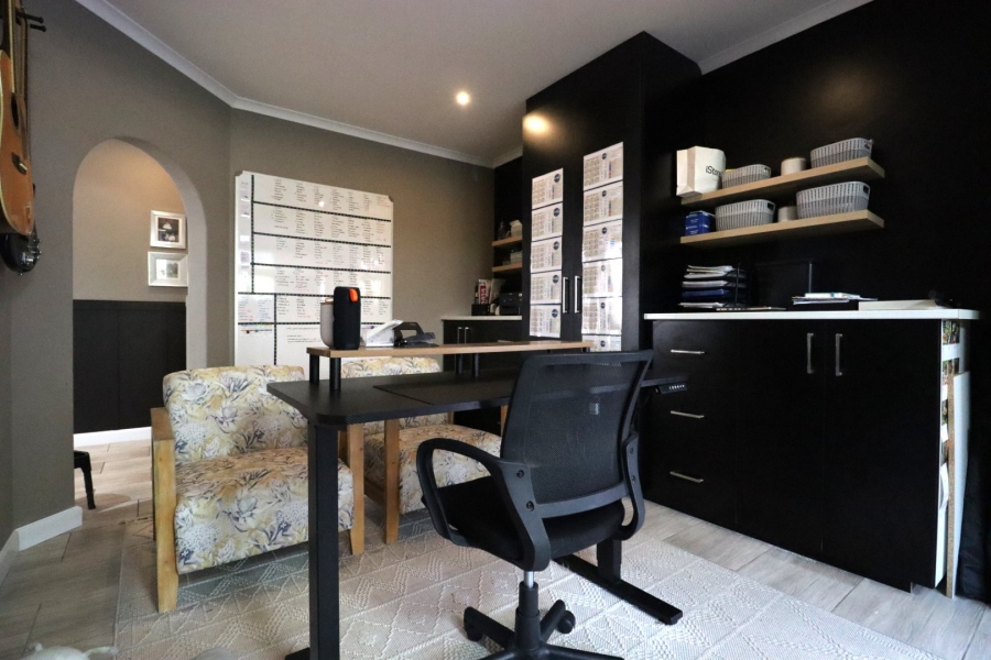 4 Bedroom Property for Sale in Sherwood Eastern Cape